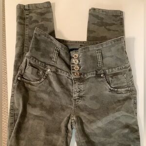 Franka Levanta Cola Stylish Color Jeans Size 9 Camouflage Women's Preloved